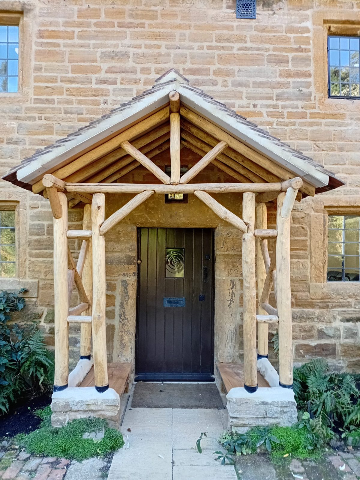 Timber Frame Buildings for the House, Garden & Courtyard